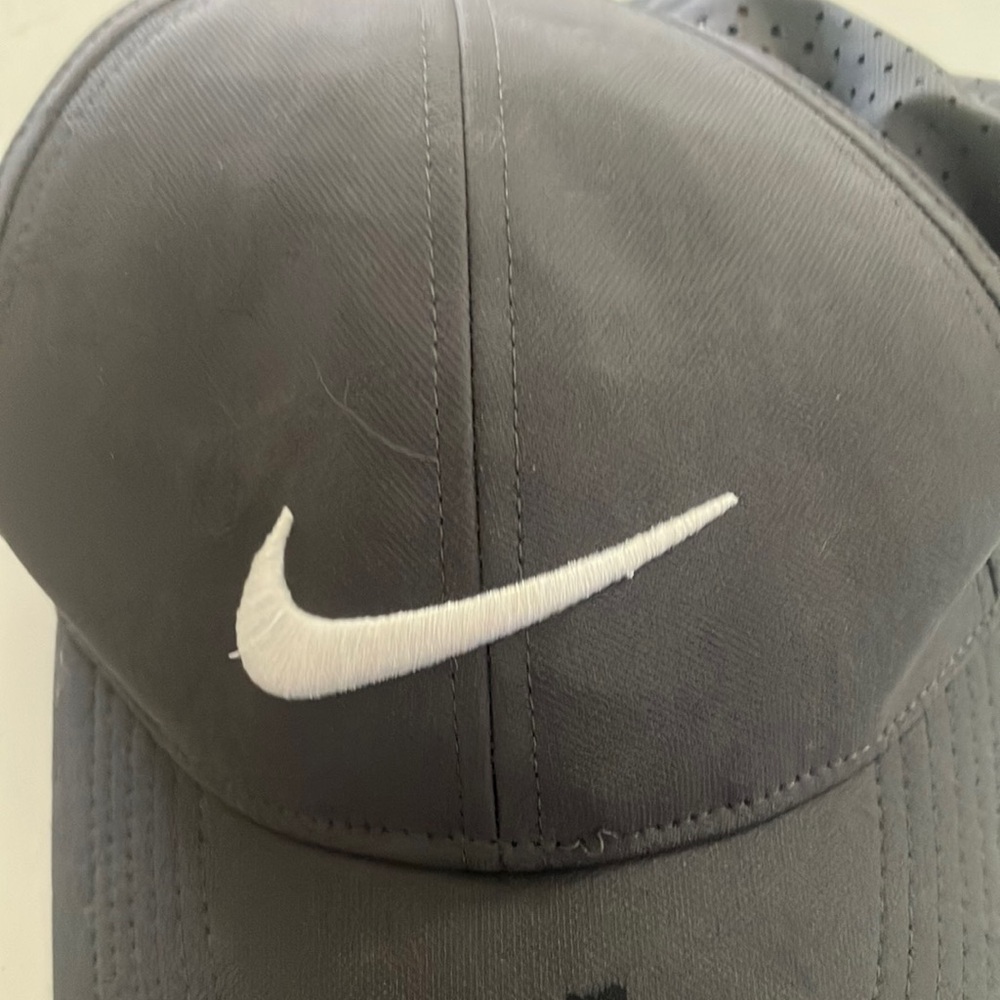Nike Men’s Black Cap with White Swoosh Embroidery
